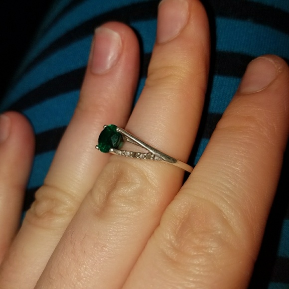 Rogers Jewelers Emerald Ring - Picture 2 of 4